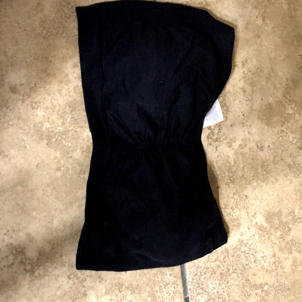 Black strapless bra